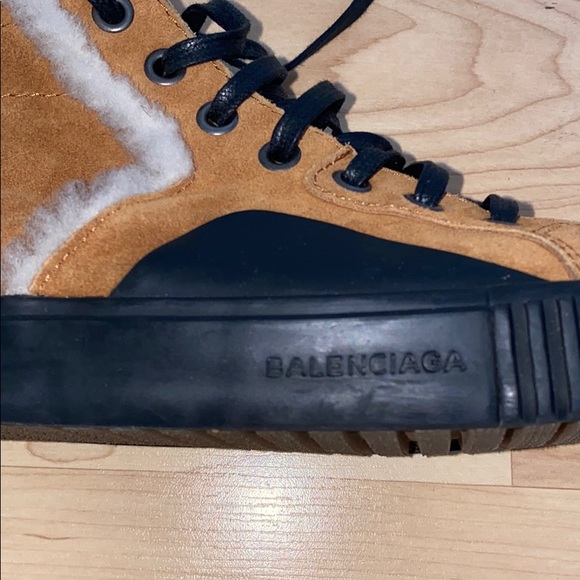 Balenciagas with the fur - Picture 7 of 8